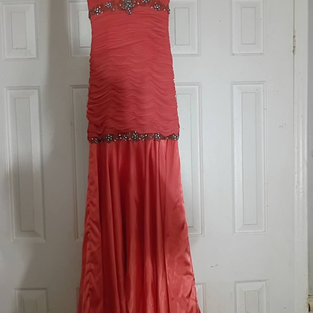 Elegant Coral Strapless Gown with Embellishments